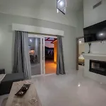 Augoustinos Luxury * Sarakinádhon